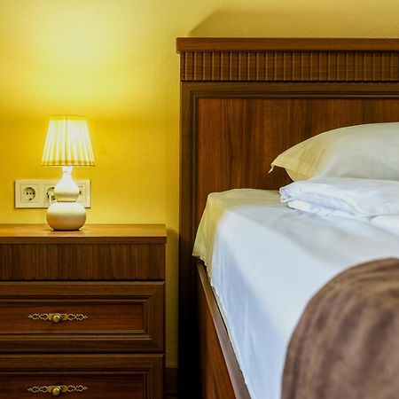 Hotel Middleton Тбилиси Екстериор снимка
