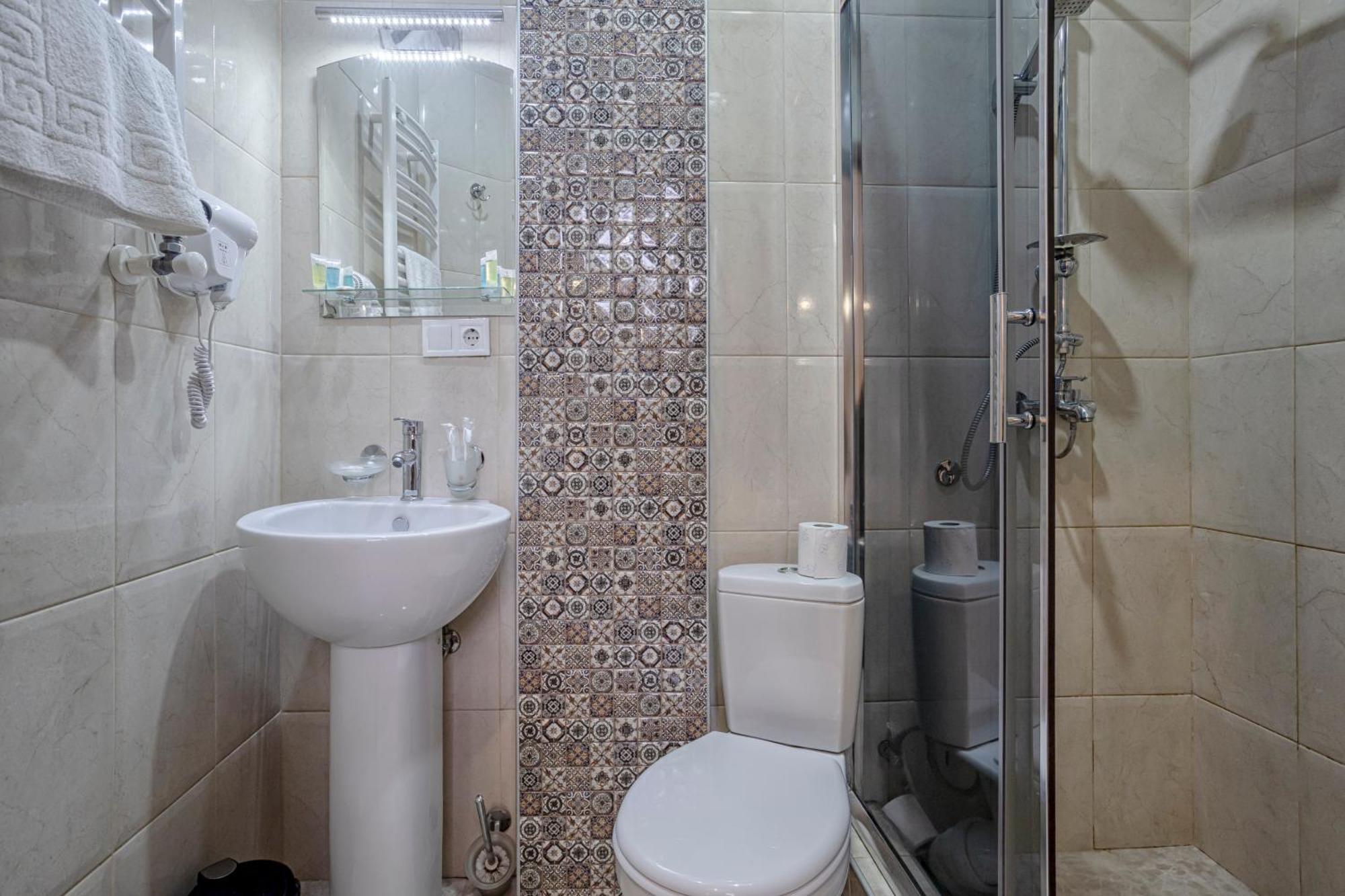 Hotel Middleton Тбилиси Екстериор снимка